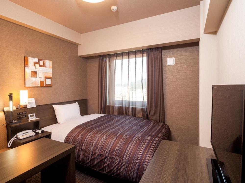 Toyoko Inn Higashi-Hiroshima Saijo Ekimae Exteriör bild