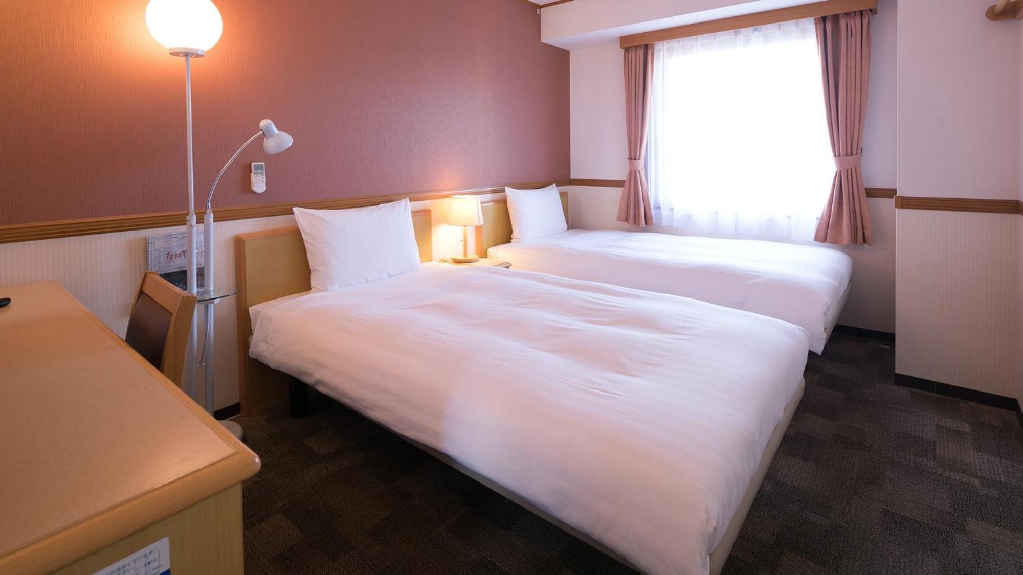 Toyoko Inn Higashi-Hiroshima Saijo Ekimae Rum bild