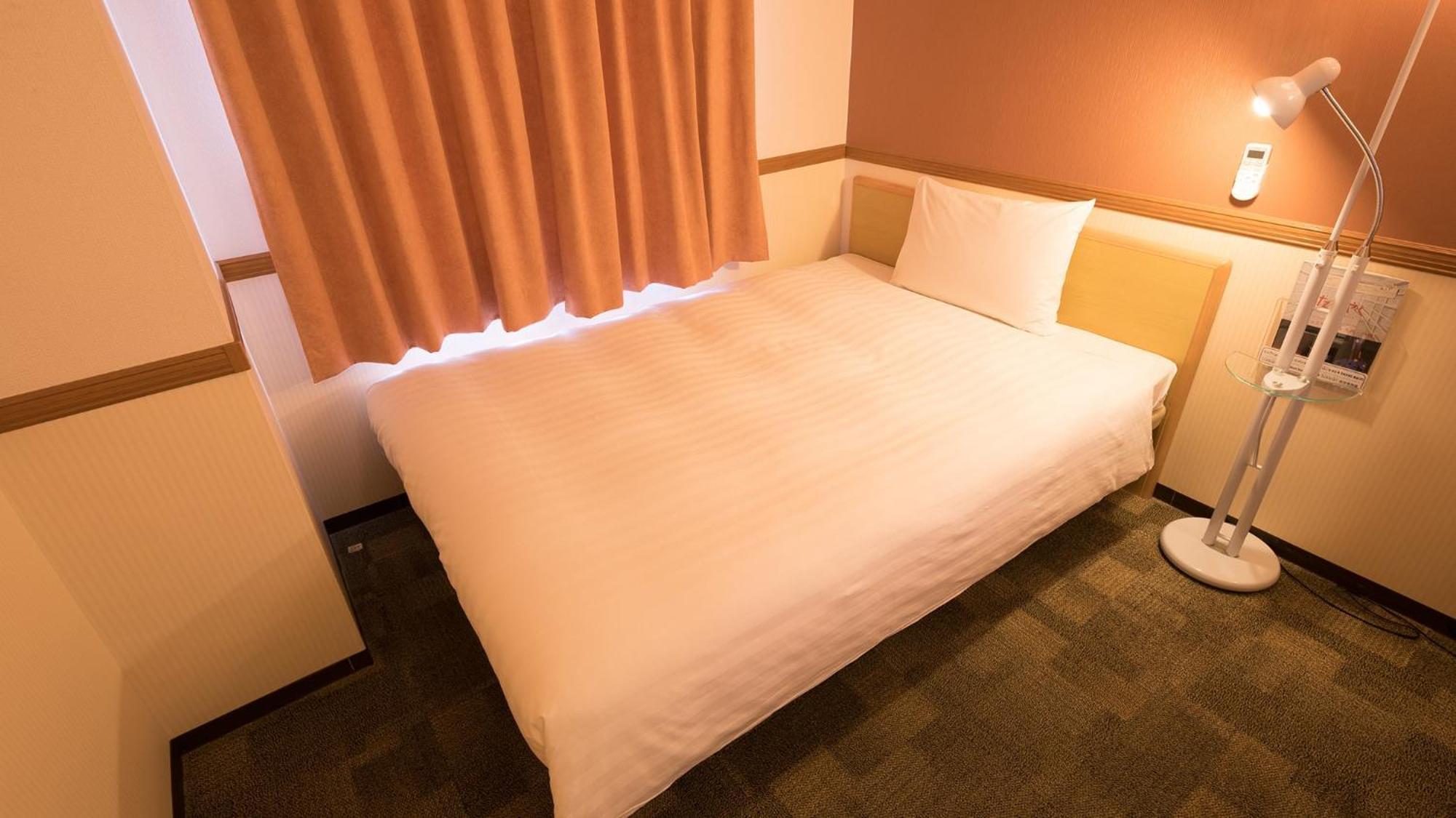 Toyoko Inn Higashi-Hiroshima Saijo Ekimae Rum bild