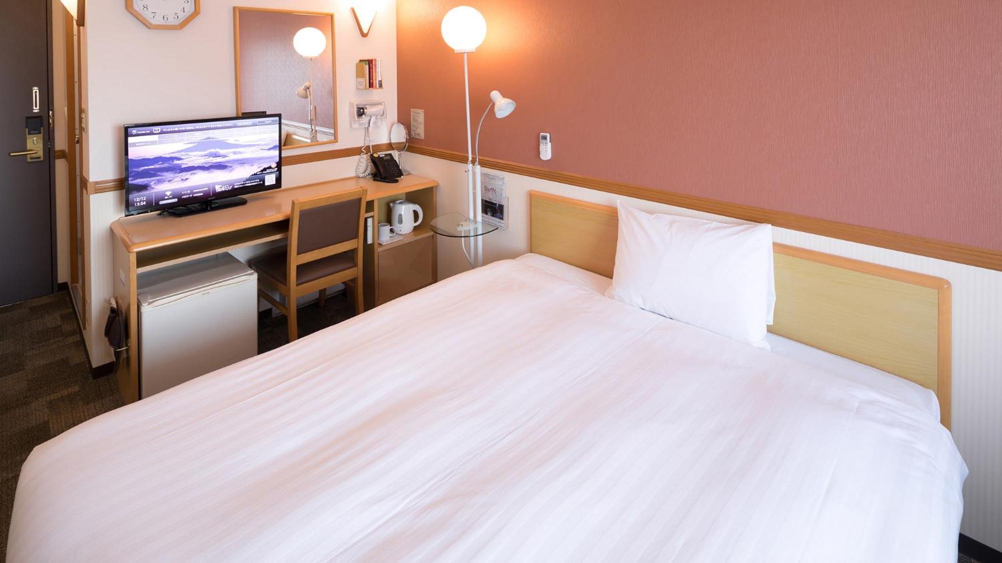 Toyoko Inn Higashi-Hiroshima Saijo Ekimae Rum bild
